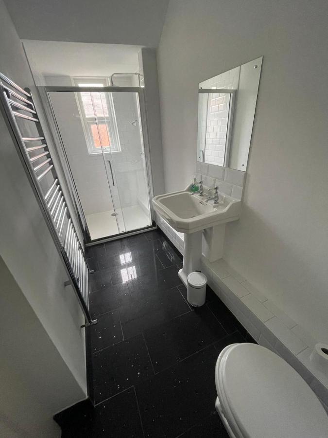 Lovely 2 Bedroom Flat Wifi Close To The Beach Bournemouth Exterior photo