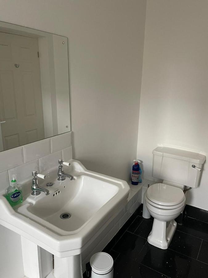Lovely 2 Bedroom Flat Wifi Close To The Beach Bournemouth Exterior photo